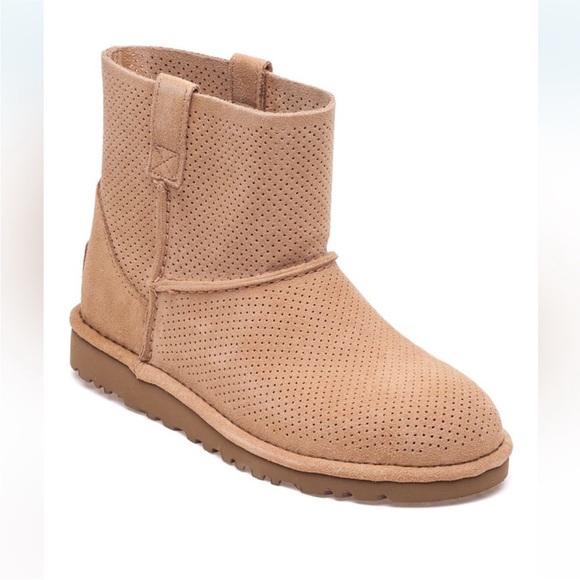 Ugg Classic Unlined Mini Perf Boots - Picture 1 of 11